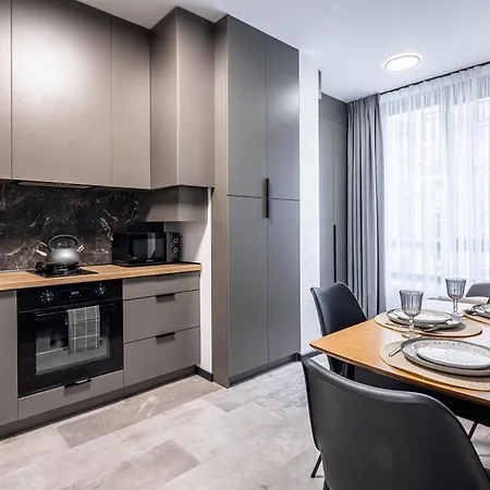 жк семицвіт, New Building * Leópolis